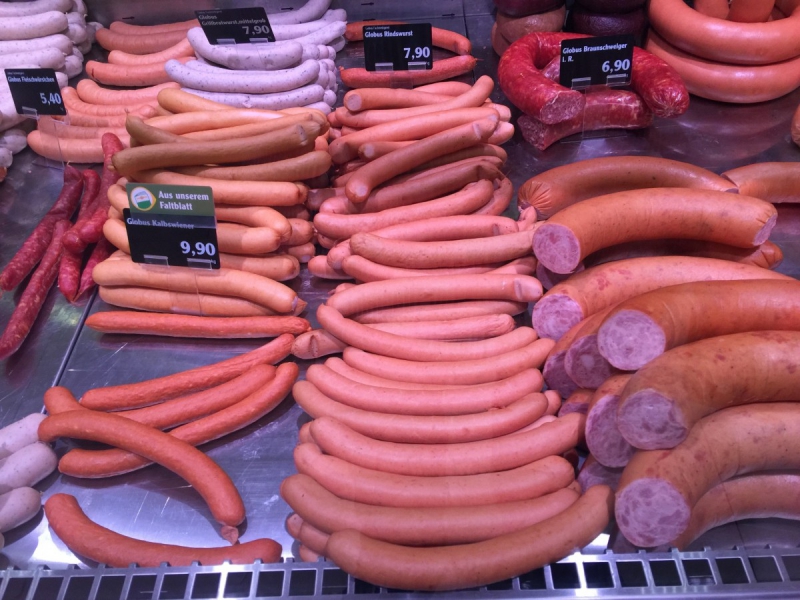 charcuterie-FLAYOSC-min_sausages_meat_butchery-1069321